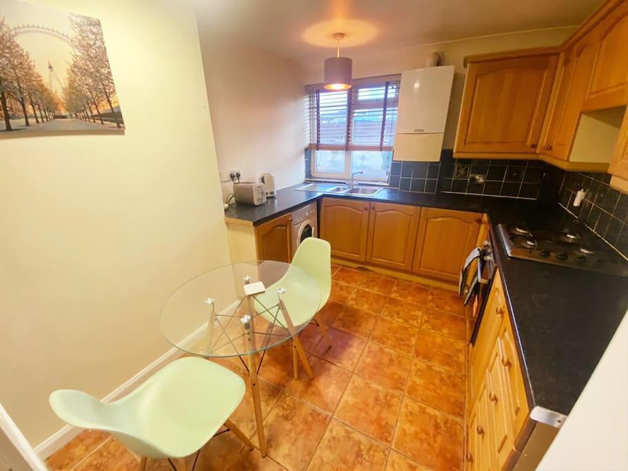 Evo A - Gravesend 1 Bedroom Apartment Bagian luar foto